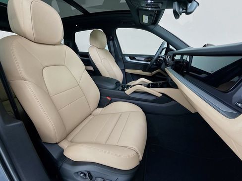 New 2026 Porsche Cayenne AWD/4WD image 30