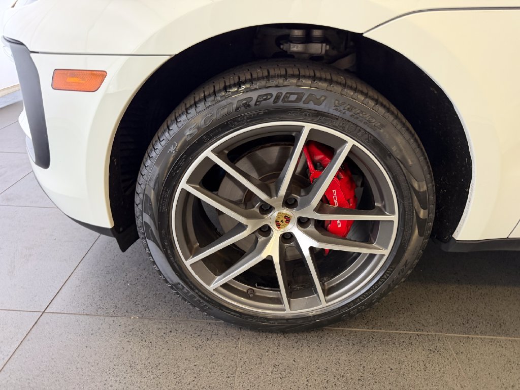 Certified 2022 Porsche Macan S AWD/4WD image 10