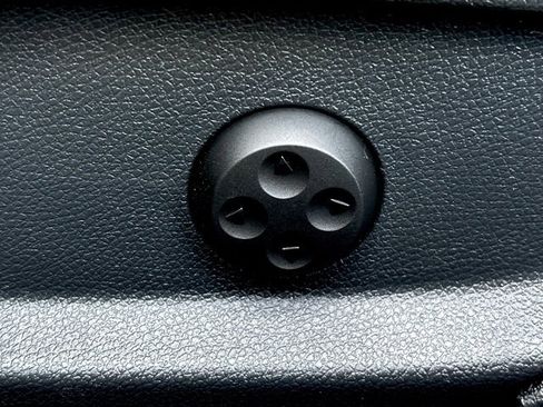 Used 2017 Mercedes-Benz E 300 E 300 image 25