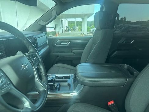 Used 2024 Chevrolet Silverado 1500 LT Trail Boss w/ Protection Package AWD/4WD image 10