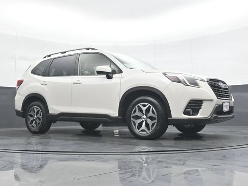 Used 2023 Subaru Forester Premium AWD/4WD image 33