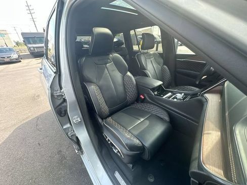 Used 2022 Jeep Grand Cherokee Summit w/ Luxury Tech Group V AWD/4WD image 27