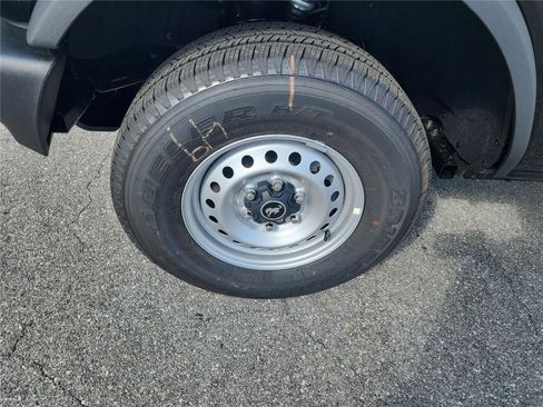 New 2025 Ford Bronco 4-Door image 9