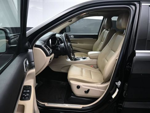 Used 2019 Jeep Grand Cherokee Limited AWD/4WD image 11