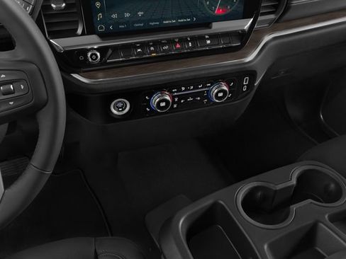 Used 2024 GMC Sierra 1500 SLE image 9