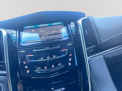 Used 2016 Cadillac Escalade Platinum AWD/4WD image 17