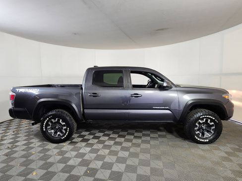 Used 2021 Toyota Tacoma TRD Off-Road image 9