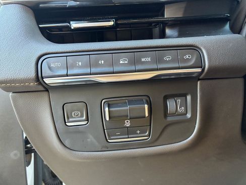 Used 2023 Cadillac Escalade Sport w/ LPO, ONYX Package image 21