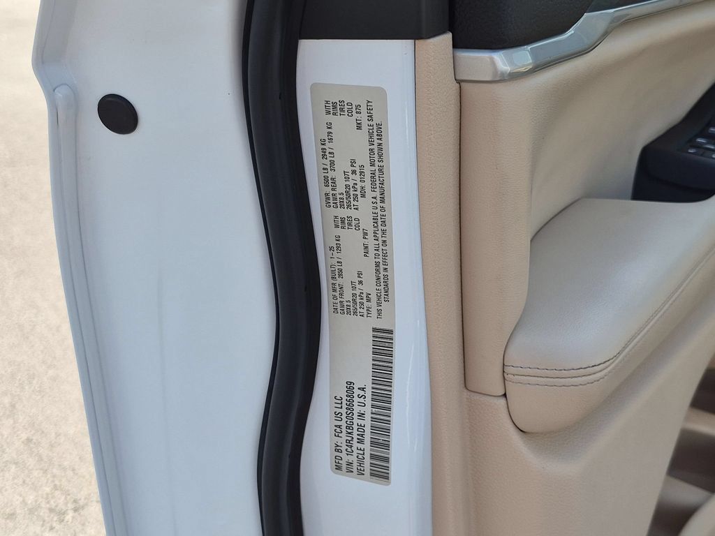 Certified 2025 Jeep Grand Cherokee L Limited w/ Luxury Tech Group II AWD/4WD image 34