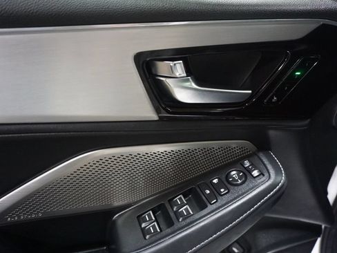 Used 2023 Acura MDX SH-AWD w/ Technology Package image 4