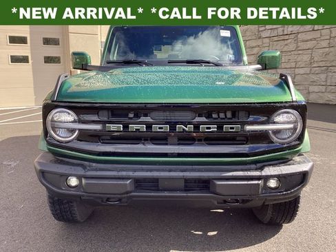 Used 2024 Ford Bronco Outer Banks image 2