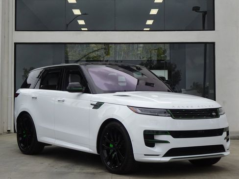 Used 2023 Land Rover Range Rover Sport SE Dynamic AWD/4WD image 9