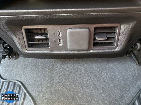 Used 2025 Chevrolet Silverado 2500 LT w/ Convenience Package image 28