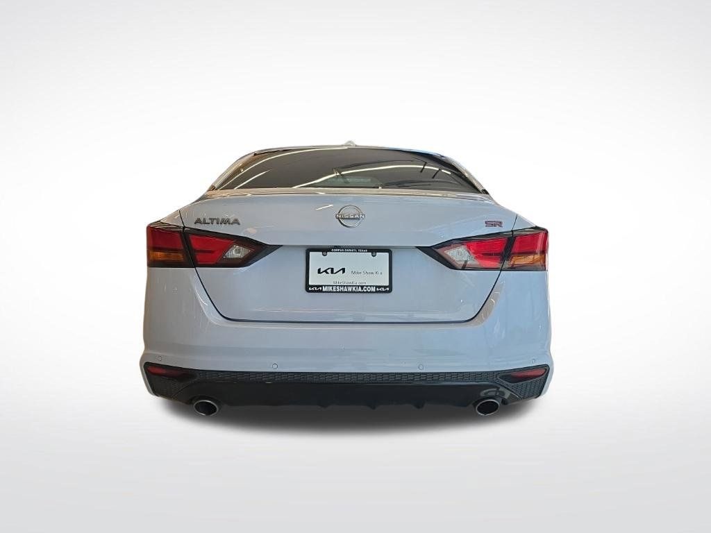 Used 2024 Nissan Altima 2.5 SR FWD image 12