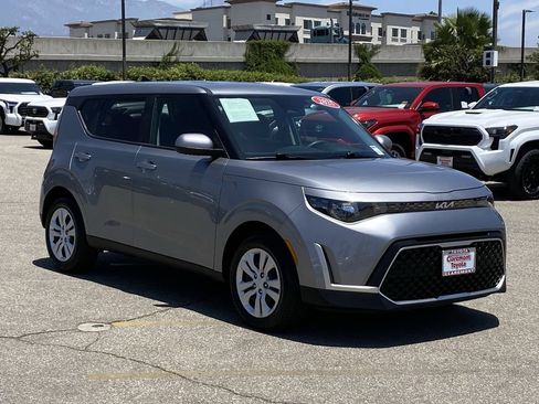 Used 2025 Kia Soul LX FWD image 43