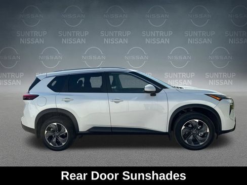 Used 2025 Nissan Rogue SV w/ SV Premium Package FWD image 15