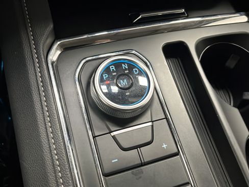 Used 2024 Ford Expedition XLT AWD/4WD image 19