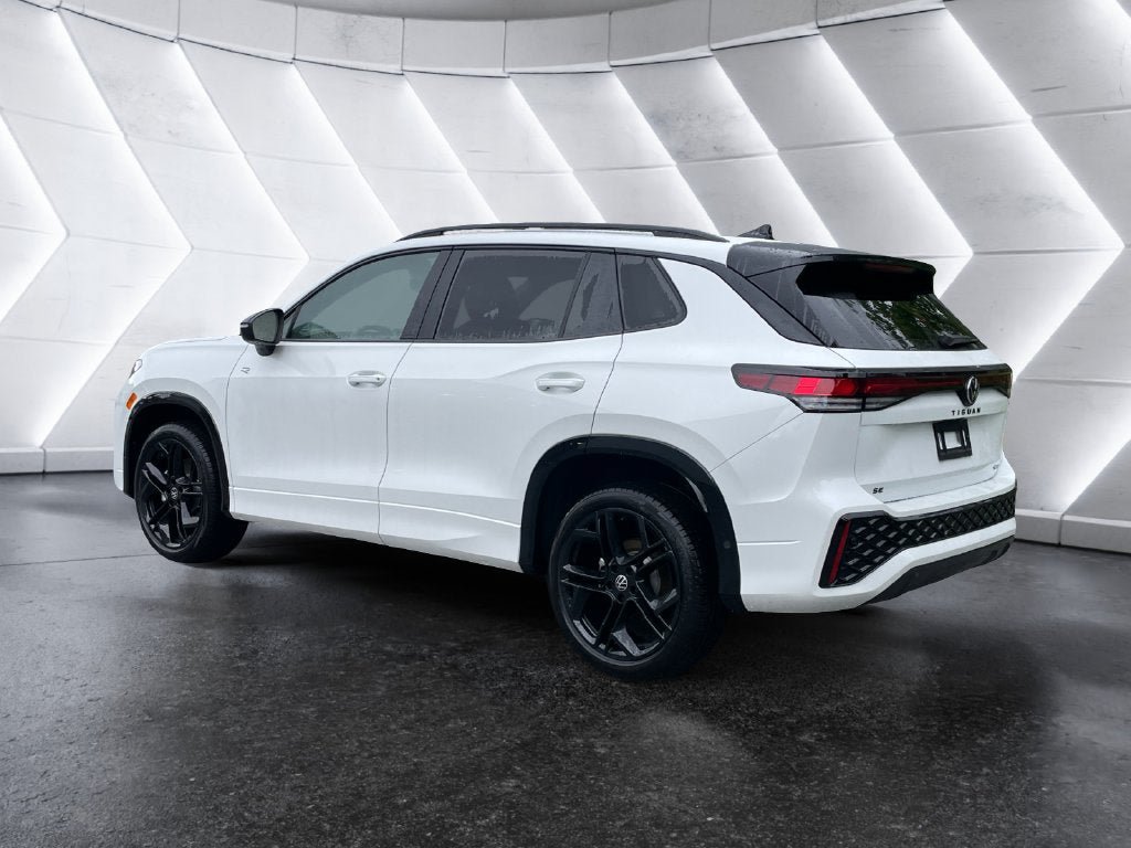 New 2026 Volkswagen Tiguan SE R-Line AWD/4WD image 4