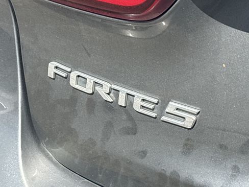 Used 2016 Kia Forte SX FWD image 10