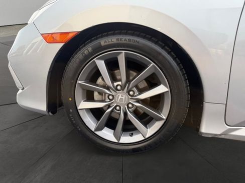 Used 2019 Honda Civic EX image 9