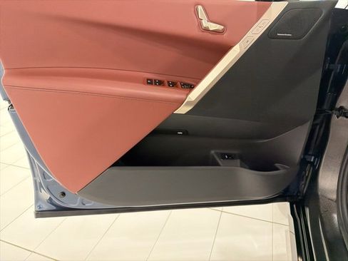 Used 2026 BMW iX xDrive45 image 10