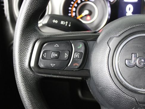 Used 2023 Jeep Gladiator Sport w/ Off Road Group image 6