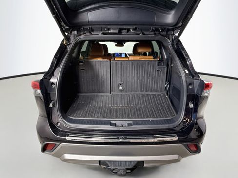Used 2021 Toyota Highlander Platinum AWD/4WD image 25