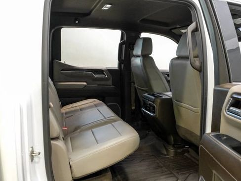 Used 2022 GMC Sierra 1500 SLT AWD/4WD image 47