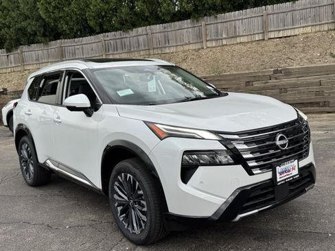 New 2026 Nissan Rogue Platinum w/ Platinum Premium Package AWD/4WD image 2