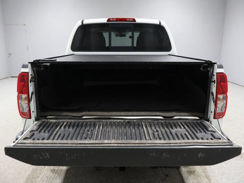 Used 2017 Nissan Frontier SV image 4