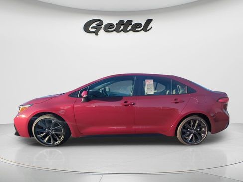 Used 2026 Toyota Corolla SE FWD image 2