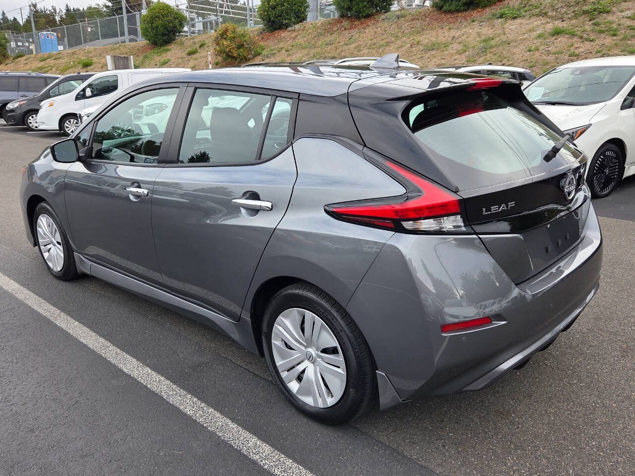 Used 2025 Nissan Leaf S FWD image 5