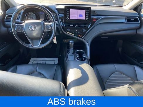 Used 2022 Toyota Camry SE image 6