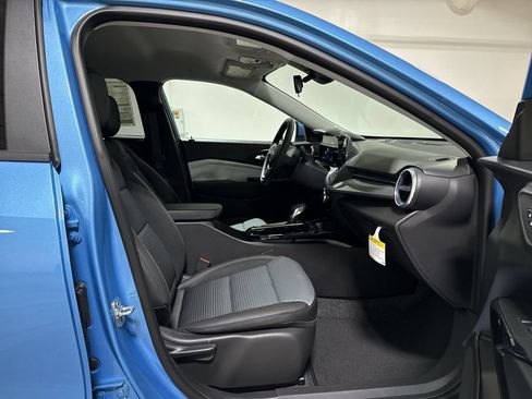 New 2026 Chevrolet Trax LT w/ LT Convenience Package FWD image 21
