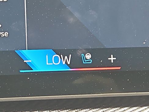 Used 2024 BMW X7 M60i w/ Executive Package image 23