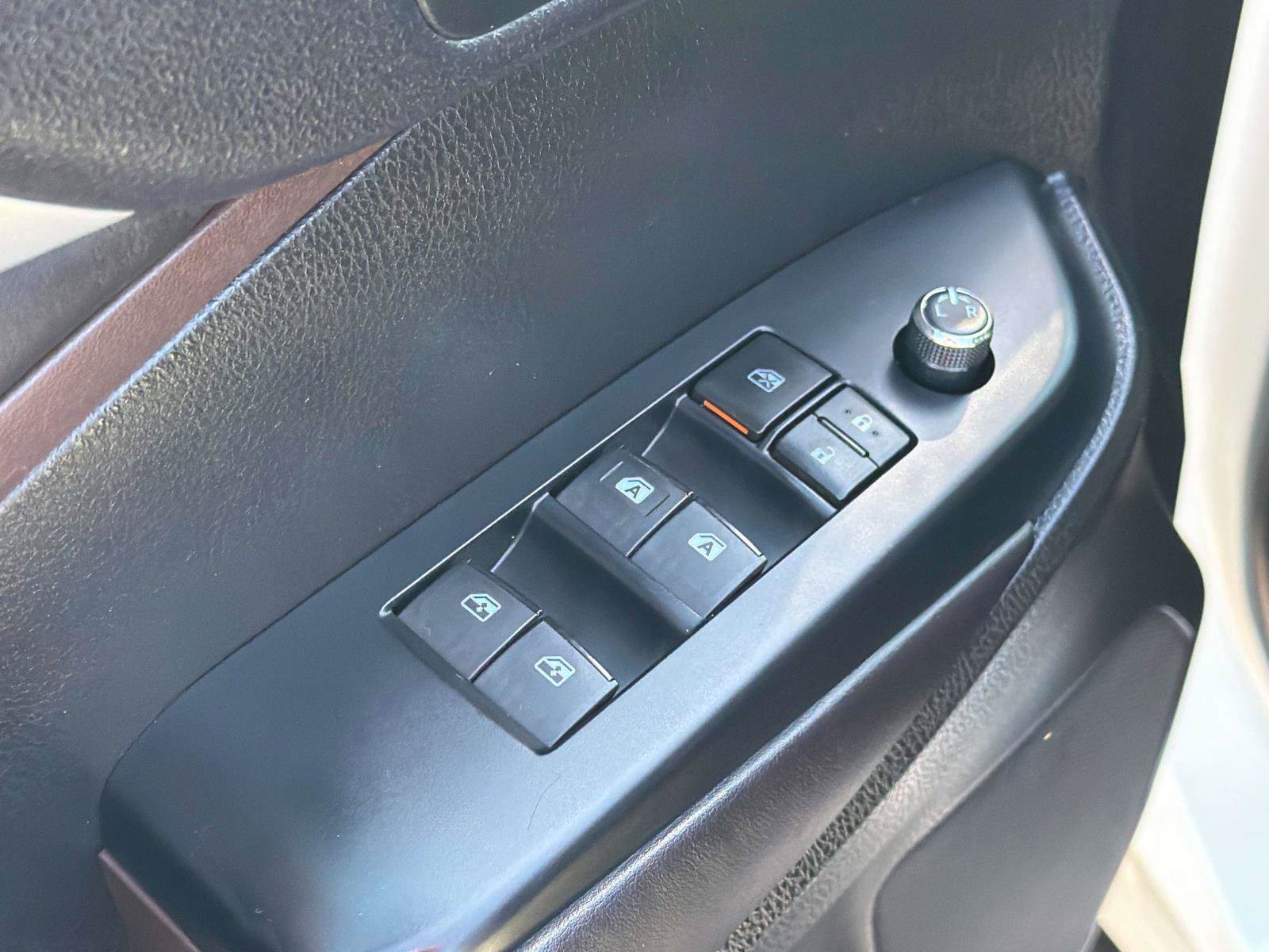 Used 2016 Toyota Highlander XLE AWD/4WD image 32