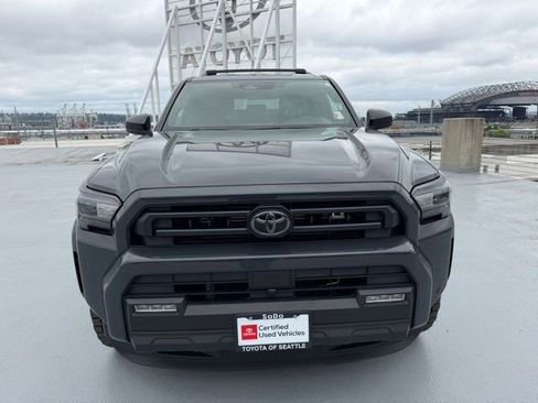 Certified 2025 Toyota 4Runner SR5 AWD/4WD image 12
