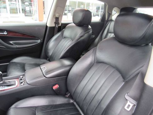 Used 2017 INFINITI QX50 Base AWD 4dr Crossover image 9