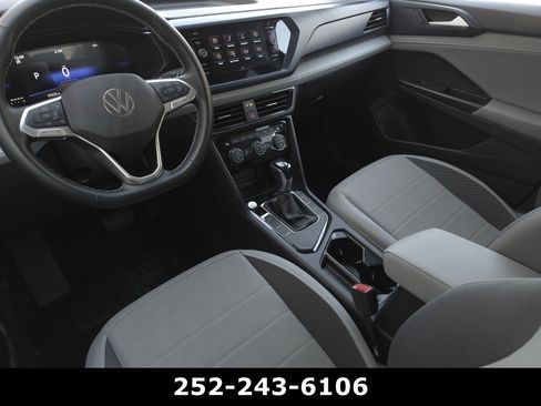 Used 2024 Volkswagen Taos SE image 13
