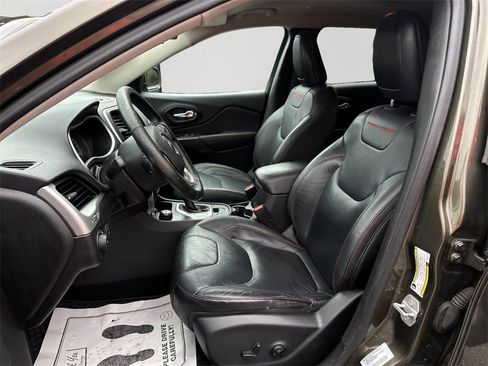 Used 2015 Jeep Cherokee Trailhawk w/ Leather Interior Group image 24