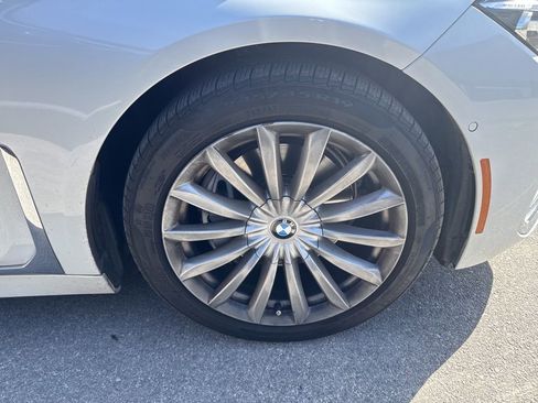 Certified 2022 BMW 740i w/ Premium Package image 3