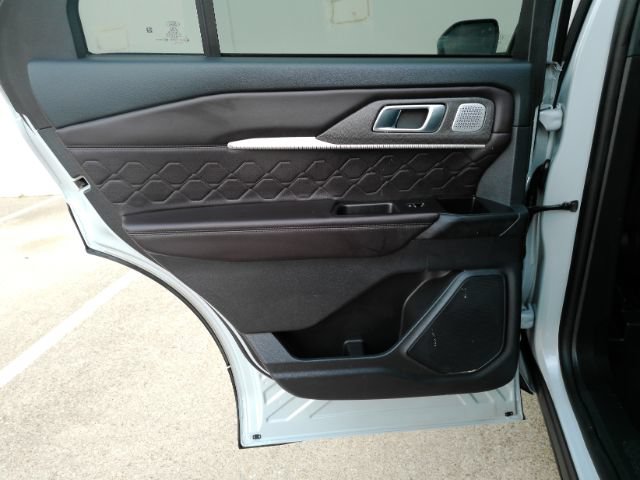 Used 2025 Ford Explorer Platinum w/ LUX Leather Package AWD/4WD image 19