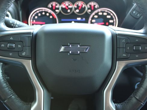 Used 2021 Chevrolet Silverado 1500 LT Trail Boss w/ Bed Protection Package AWD/4WD image 18