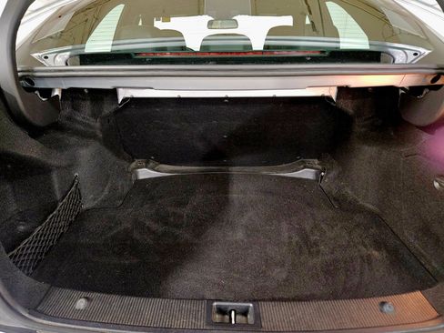 Used 2010 Mercedes-Benz C 300 4MATIC Sedan image 23