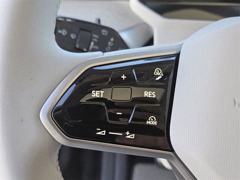 New 2025 Volkswagen ID. Buzz 1st Edition image 38