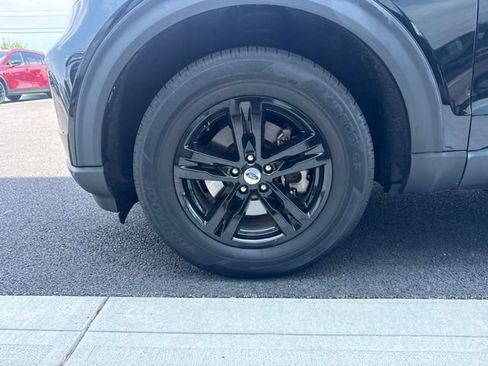 Used 2023 Ford Explorer XLT w/ Equipment Group 202A AWD/4WD image 8