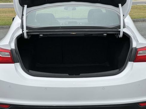 Used 2024 Chevrolet Malibu LT FWD image 11