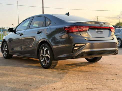 Used 2021 Kia Forte LXS FWD image 5