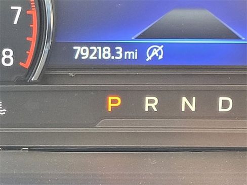 Used 2020 Ford Explorer XLT image 24