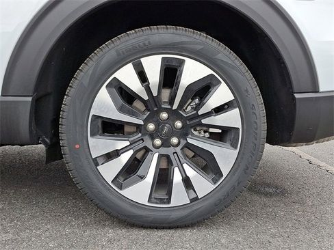 New 2026 Ford Explorer Platinum w/ LUX Leather Package image 5